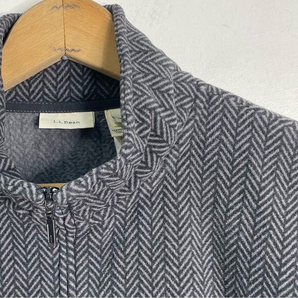 L.L. Bean Women’s Size M Gray & Black Herringbone Full Zip Fleece Poncho Jacket - Picture 3 of 10